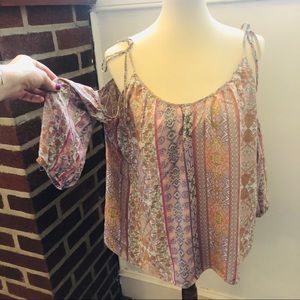 🖤🖤Victoria’s Secret Off Shoulder Top